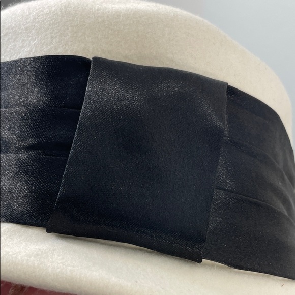 San Diego Hat Co 100% Wool Small Brim Bucket Cloche Hat with Satin Bow - Picture 4 of 6